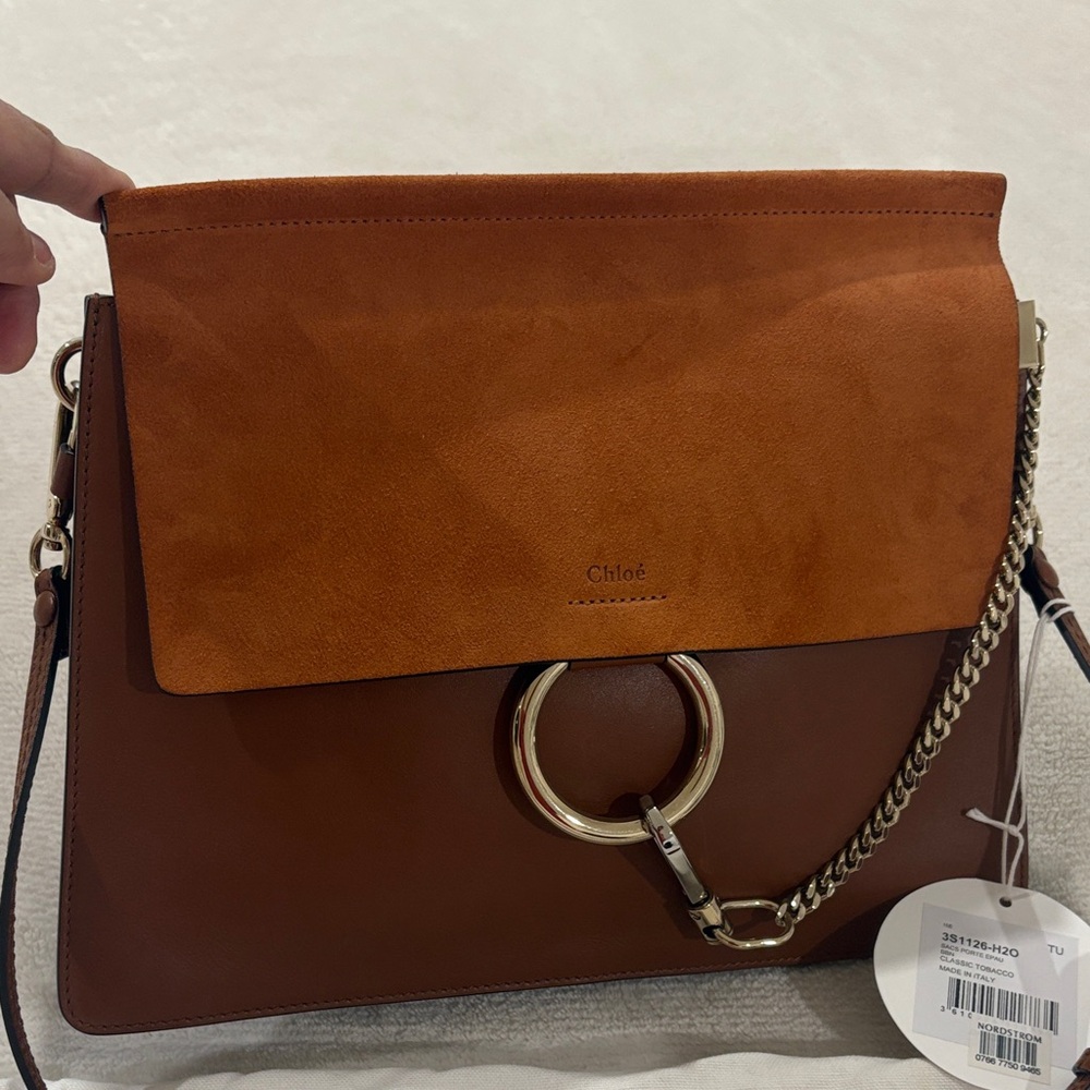 Chloe Faye classic Tobacco Leather Shoulder Bag
Excellent condition. Almost new